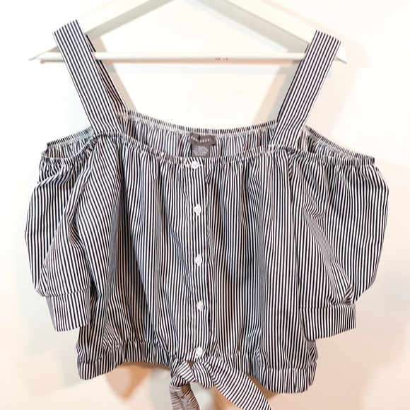 Sans Souci Tops - Sans Souci L Striped Cold Shoulder Cropped Top